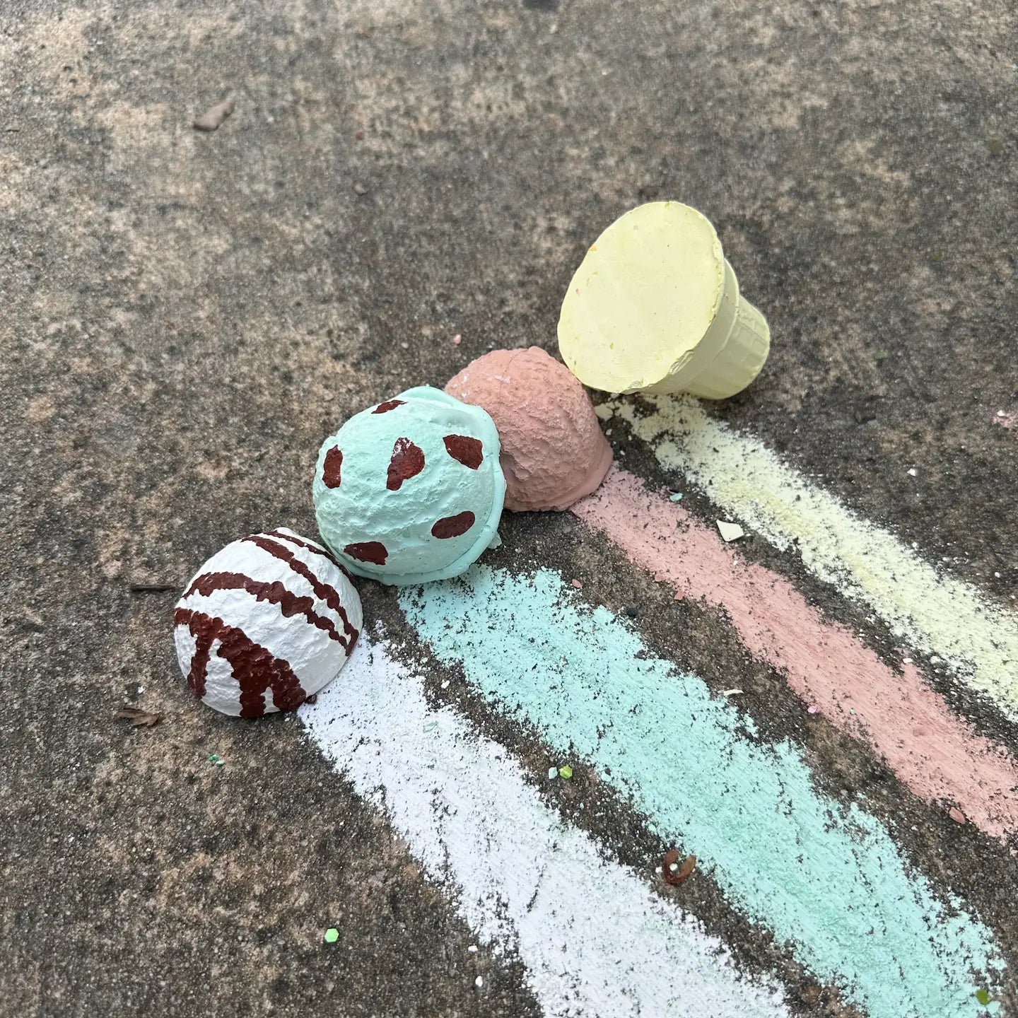 SIDEWALK CHALK