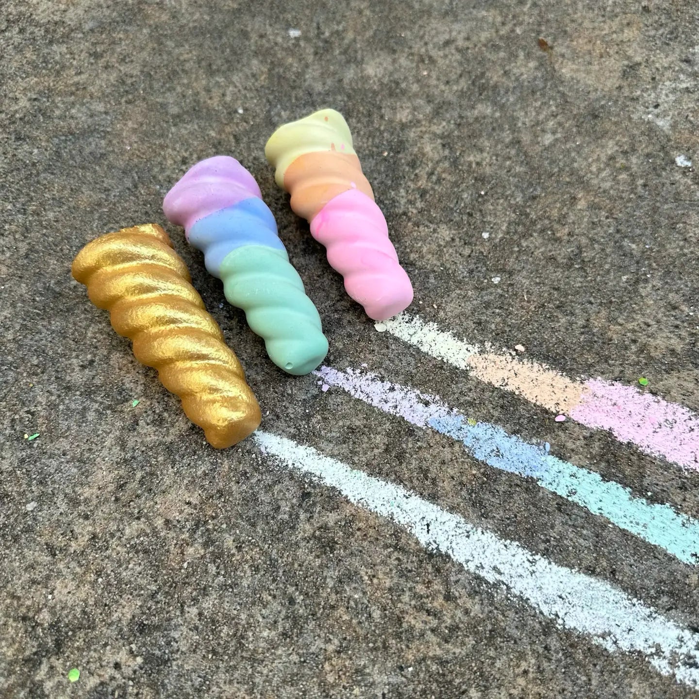 SIDEWALK CHALK