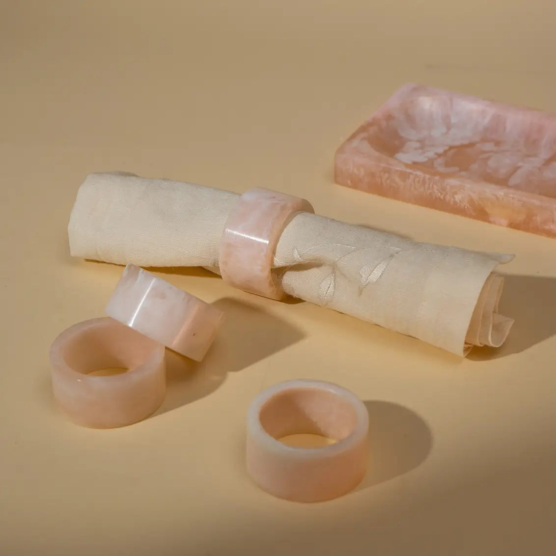 RADIANT RESIN NAPKIN RINGS SET OF 4