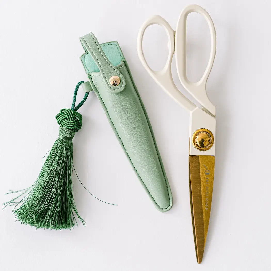 GOLD HEIRLOOM SCISSORS WITH CASE